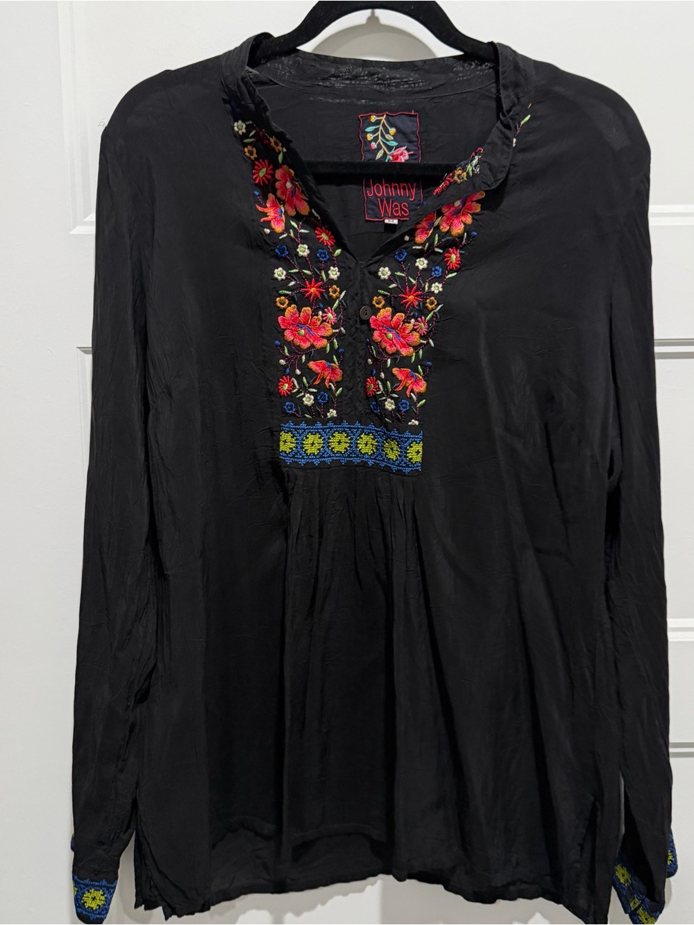 Johnny Was Black Embroidered Floral V-Neck Long Sleeve Blouse